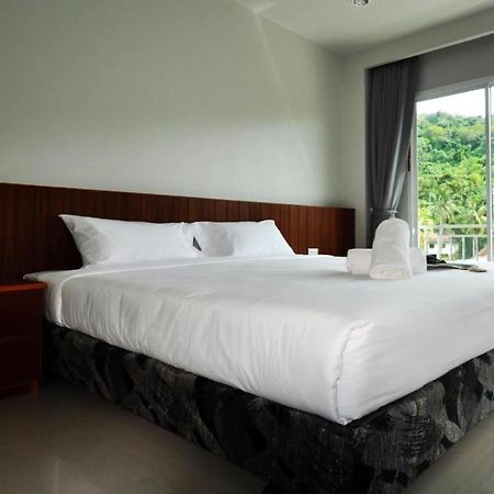 Choophorn House Sha Hotel Pantai Kata Bagian luar foto