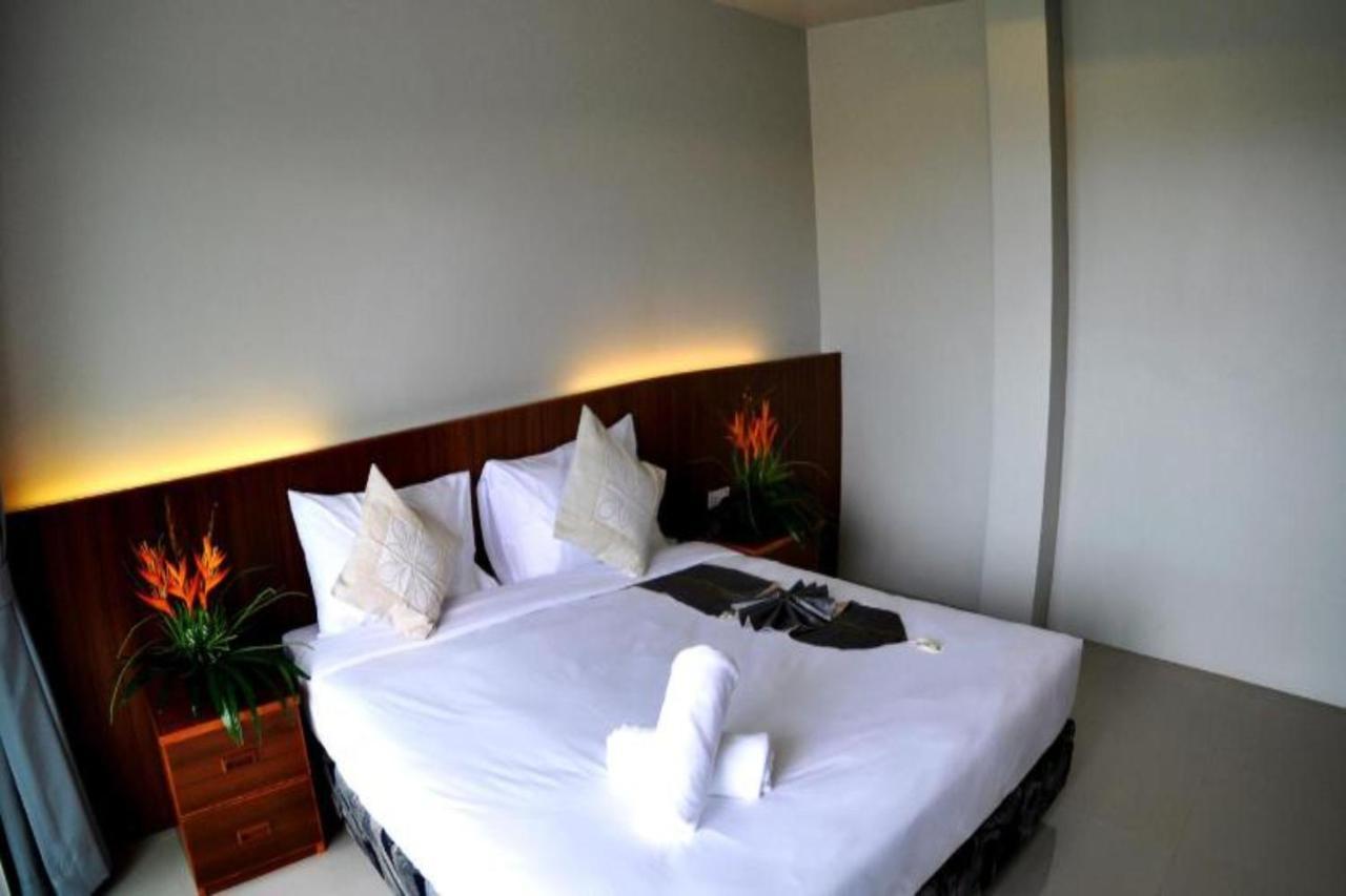 Choophorn House Sha Hotel Pantai Kata Bagian luar foto