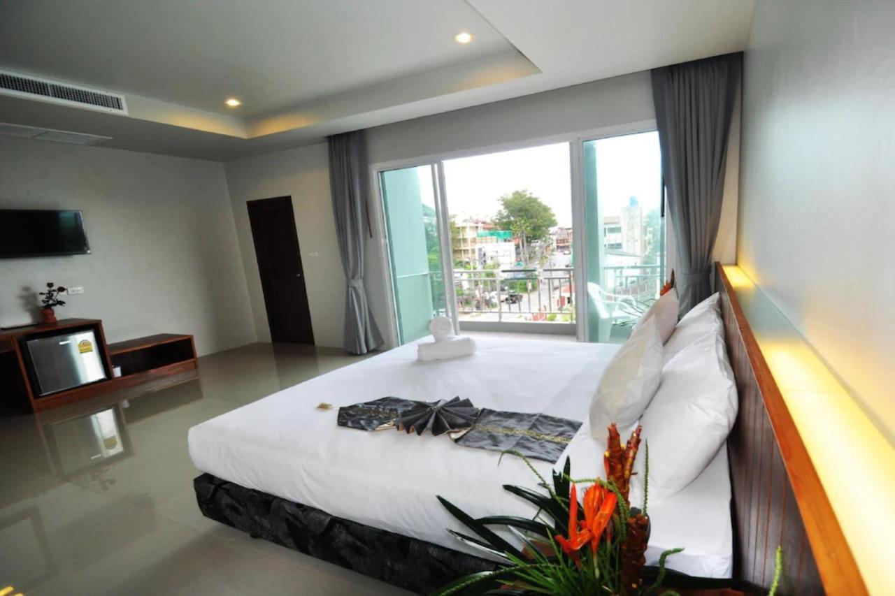 Choophorn House Sha Hotel Pantai Kata Bagian luar foto