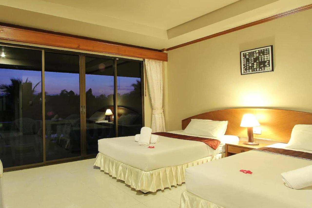 Choophorn House Sha Hotel Pantai Kata Bagian luar foto