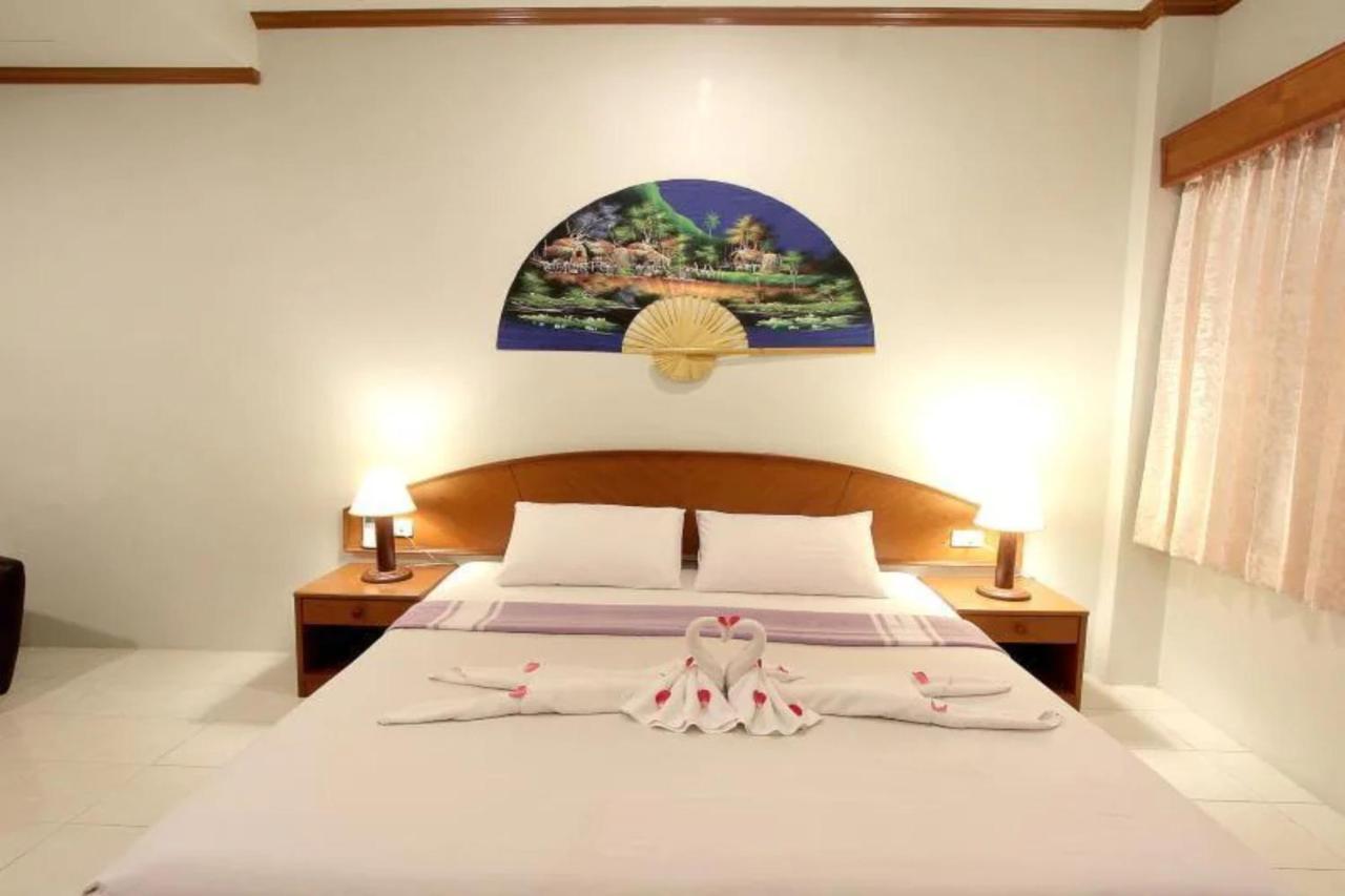 Choophorn House Sha Hotel Pantai Kata Bagian luar foto