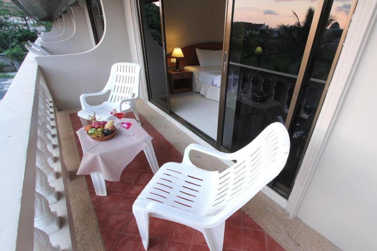 Choophorn House Sha Hotel Pantai Kata Bagian luar foto