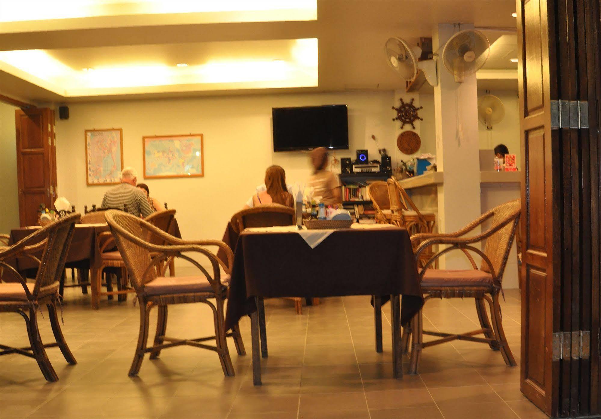 Choophorn House Sha Hotel Pantai Kata Bagian luar foto