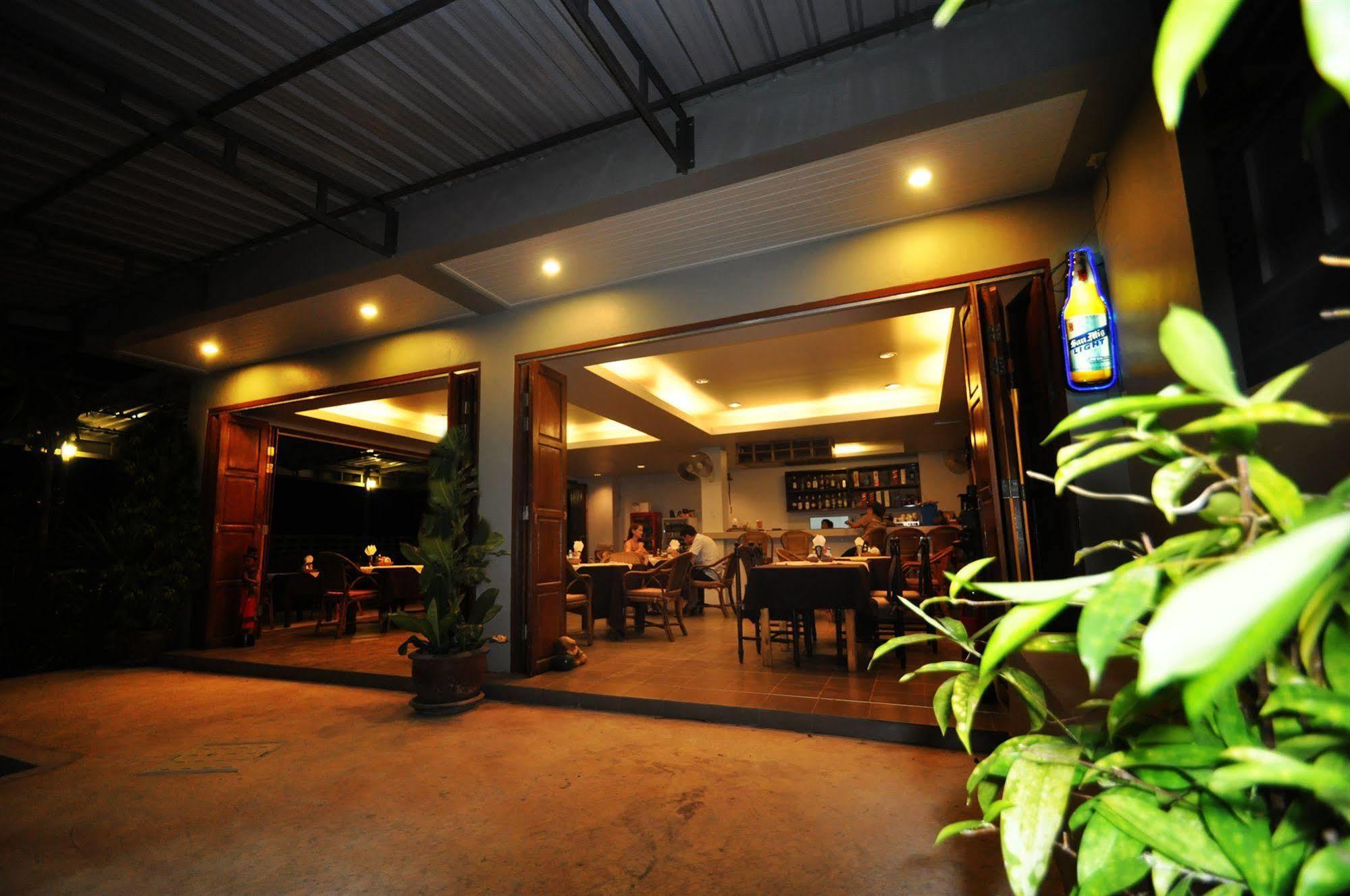Choophorn House Sha Hotel Pantai Kata Bagian luar foto